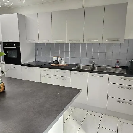 Maison Familiale, 3 Chambres, Jardin Et Parking Prive Villa *