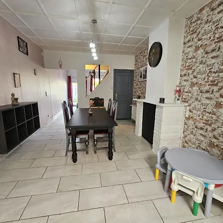 Maison Familiale, 3 Chambres, Jardin Et Parking Prive Villa