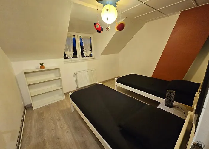 Maison Familiale, 3 Chambres, Jardin Et Parking Prive Villa